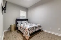 Glam luxury lifestyle within Houston! Hotels near Spring Creek Park