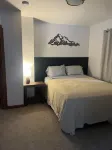 “The Yellow Door” perfectly located 2 bedroom 1 bath home, downtown Deadwood - Homestays