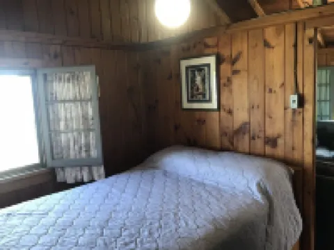 Beautiful Hubbard Lake Waterfront Cottage #2