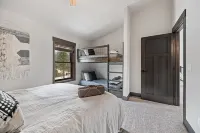 Embers Gulch 1 brand new duplex, wifi, hot tub, paved roads, shared pool access