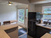 Fantastic 2-bedroom townhome, 2 blocks from Michigan Stadium!