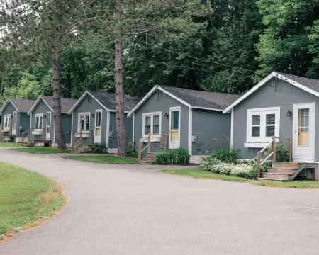 NEW MaineStay Cottage #3 Full Kitchen + Fireplace in Hampden/Bangor 漢普登酒店
