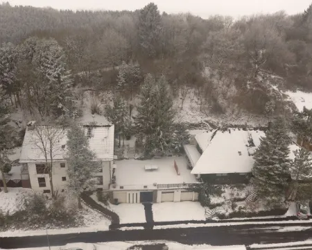 Gemütliche Ferienunterkunft für bis 14 Personen in der Vulkaneifel Hotels in Immerath