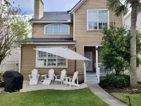 The Whale | On-site parking 3 blocks to Jax Beach