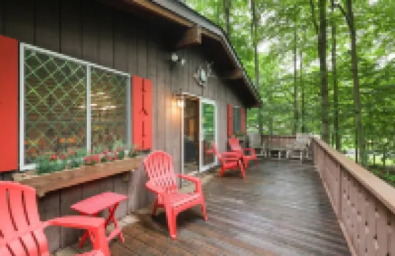 Close to Ski Slopes! Indoor Water Parks & Winter Fun! Lake!