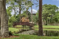 Spacious 2 BD and 2BA Villa 13 minutes from Siesta Key!