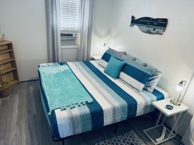 Sea Esta - Coastal Cottage! Close to the Water! Hotels near Salt Cedar Avenue Beach Access Point #36