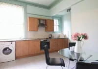 Classic 2 bedroom apartment