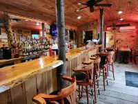 Modern Mountain Chalet! Hike, Ski, Swim, and Treasure Hunt! 앤도버 호텔