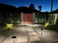 -NEW-Eclectic house Palm Springs-San Jacinto Mtn views, saltwater pool- sleeps 8 Các khách sạn gần Forever Marilyn