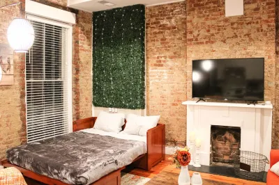 King Bed · Chic Spacious Loft · Great Location! WaterWorks Museum 주변 호텔