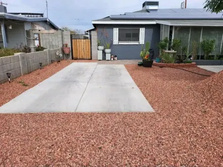 Cozy Casita in a safe quiet neighborhood near a beautiful pond.