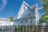 Colorful, Comfy & Modern - Close to NYC - Parking!