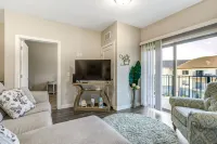 Cozy Apartment in Clubhouse building at Woodside Apartments
