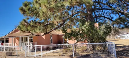 Luxury Adobe Home near Marfa and McDonald Observatory