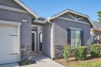 Sparkling & New KING I Close to Necessities 프레즈노 호텔