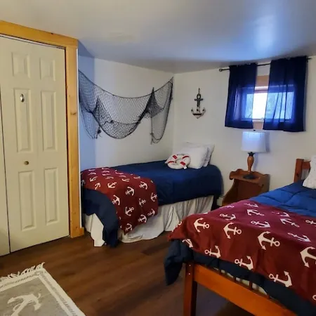 Year-Round: Amazing Sunrises, 150ft Shore, Private Boat Launch/Dock, Hot Fishing