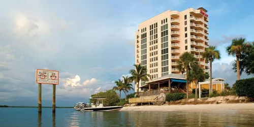 Amazing Views & Condo! Heated Waterfall Pool & Hot Tub, Free Wifi and Parking! - 2つ星