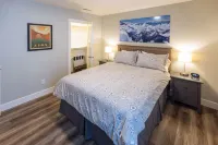 Excellent location for skiing!  Brand new, comfy 2BR apartment