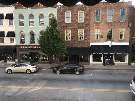 Historic Loft in the ❤️ of Bardstown