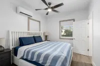 Dogs Welcome! Cute space, fresh out of entire renovation! Steps to beach! - 4-Star