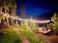 Beautiful, luxurious Evergreen cabin nestled in the mountains w/ great views!