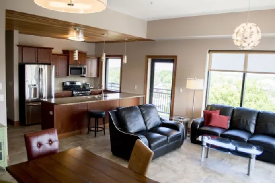 Luxury Modern Downtown Columbia Lofts. 2 Beds, 2 Baths Hotels in 