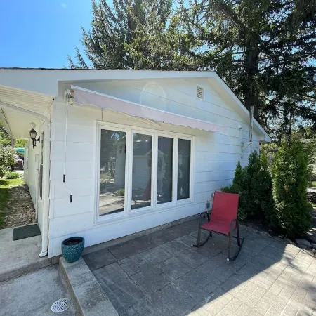 Cute Cottage - Center of the Door Peninsula - Pet Friendly!