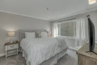 Oceanfront 2rd floor Balcony 2 blocks to Turnaround-Work Remotely