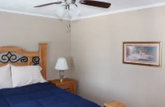 * On the Wine Trail * Near Giant City & Shawnee Forest! * Wi-Fi *