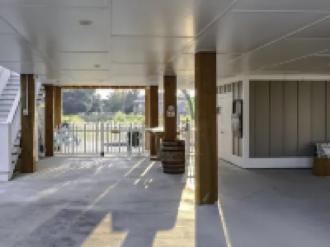 Beautiful Gulf Coast Home with Pool 長灘酒店