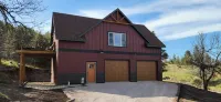 Beautiful Newly Constructed Cottage with Sauna & Views! Hotels near Full Throttle Saloon