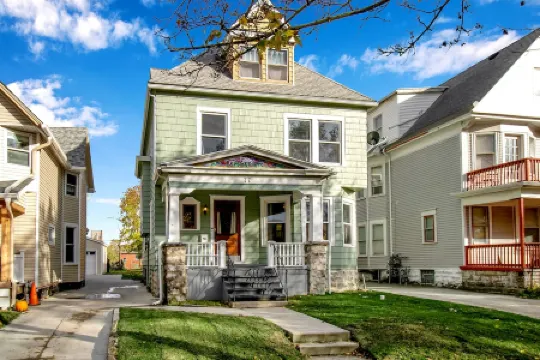 Harvard Home Away from Home , 4Bd/2Ba, Save 10% Weekly, 20% Monthly.