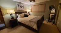 Private country home, Mt. Hood view, hot tub, full kitchen, business class Wi-Fi Hotels near Molalla Assembly of God