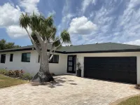 Fort Myers Renovated Luxury Waterfront 3 bed 3 bath with heated pool
