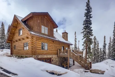 Idyllic Breckenridge Chalet with deck, valley views and Starlink internet Hotels near Quandary Peak Trailhead
