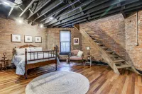 Holly & Matt Suite @ Three Pines Petersburg Hotels in Menard County