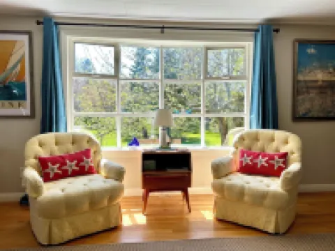 A Quiet Cottage close to beaches, Kennebunkport and Kennebunk. Polly’s Place.