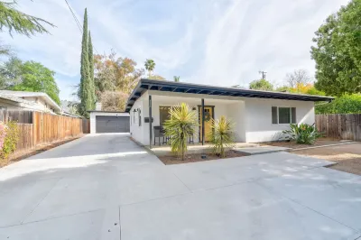 Charming home just minutes from downtown Redlands Hotels near University of Redlands