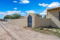 1Bed/Bath Casita. Quiet Downtown Neighborhood with Washer/Dryer and Parking Hotel a 