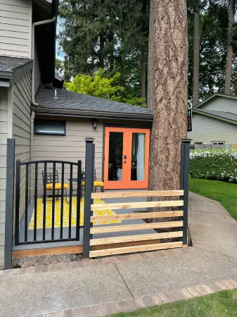 The Suite Potato: a splashtastic one room suite Отели рядом с достопримечательностью «Оуэн Роуз Гарден»