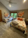 Peaceful Retreat 4 Acres 8 Br 3.5 Baths 4500 sq. ft. 10% Off Last Min. Bookings.