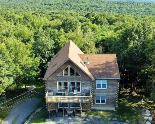 Secluded Retreat Near Ski Resorts: Hot Tub, BBQ Hotels in Tunkhannock Township