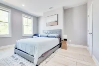 Superb 3BR W/Balcony Near Capitol Center
