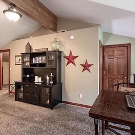 Beautiful Loft Condo in the Heart of Bigfork on the Swan River Отели в г. Бигфорк