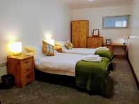 2 Bed 2 Bath Property in North Devon, 9 Acres Pet Friendly, Near to Beach