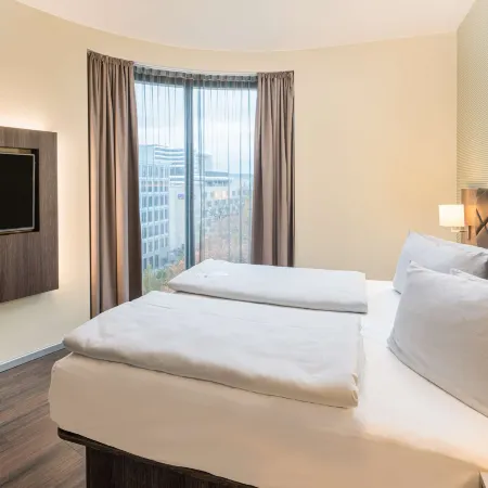 Best Western Hotel Airport Frankfurt Отели рядом с достопримечательностью «Офисный комплекс Squaire»