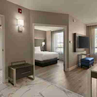 Embassy Suites by Hilton Montreal Airport Rooms