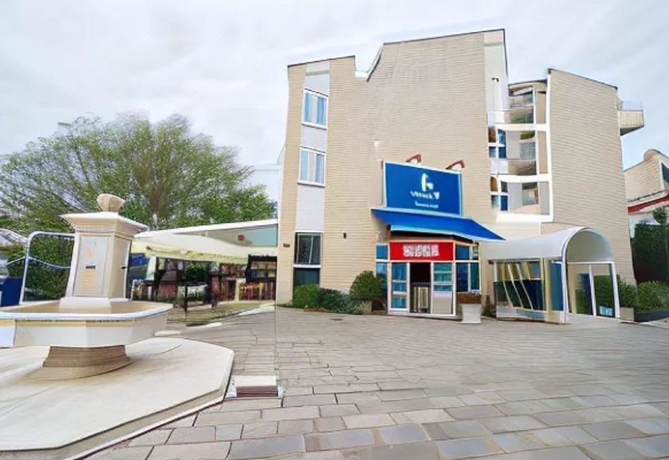 hotel overview picture