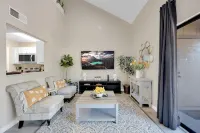 Cozy spacious 2 bedrooms 2 bathrooms near beach